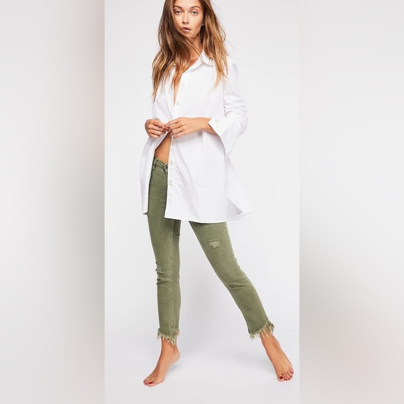 Free People Distressed Green Cropped Jeans with Frayed Hem - Picture 2 of 15